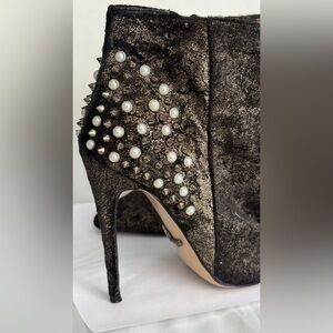 Elegant Pearl-Embellished Stiletto Boots
